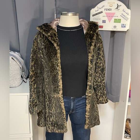 Free People Jackets & Blazers - Free People Faux Fur Leopard Print Peplum Coat